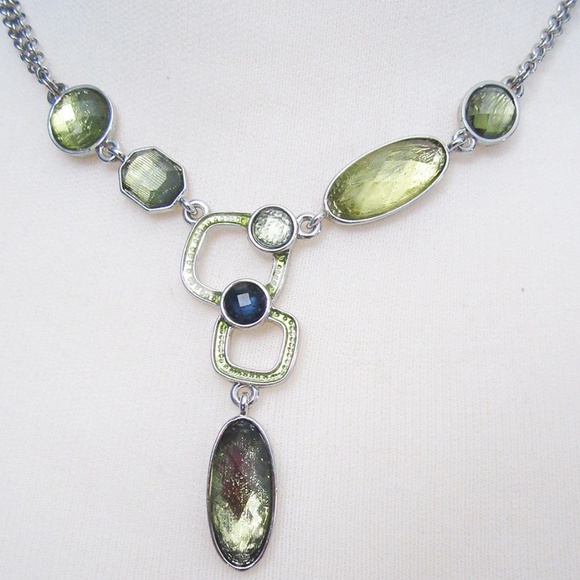 Lia Sophia Jewelry Necklace and Earrings set - Picture 3 of 6